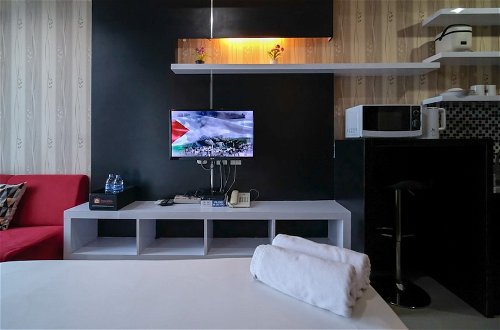 Photo 17 - Nice And Clean Studio No Kitchen At Tamansari Papilio Apartment