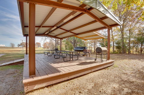 Photo 28 - Waterfront Cabin in Kerens w/ Community Dock