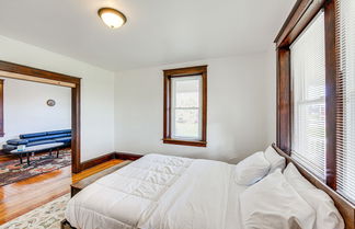 Photo 2 - Lovely Lancaster Studio in Walkable Location