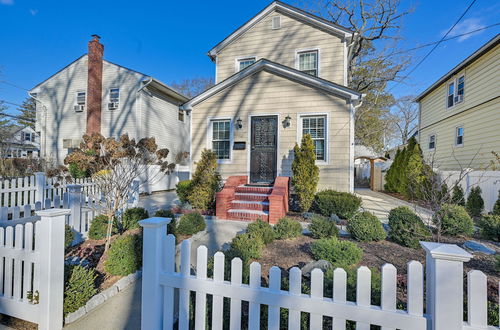 Photo 1 - Charming Valley Stream Home: 24 Mi to Central Park