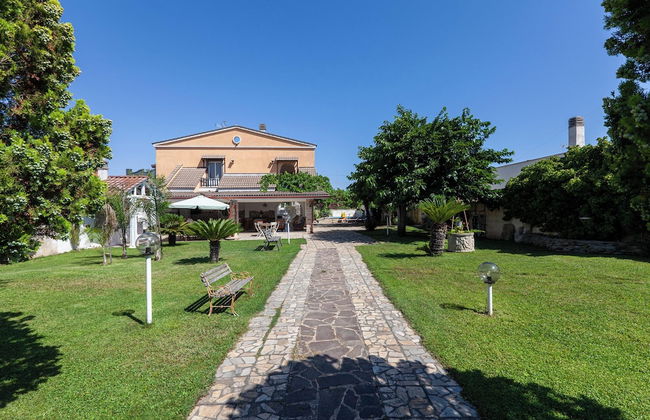 Villa Erika with private pool and garden - Foto 24