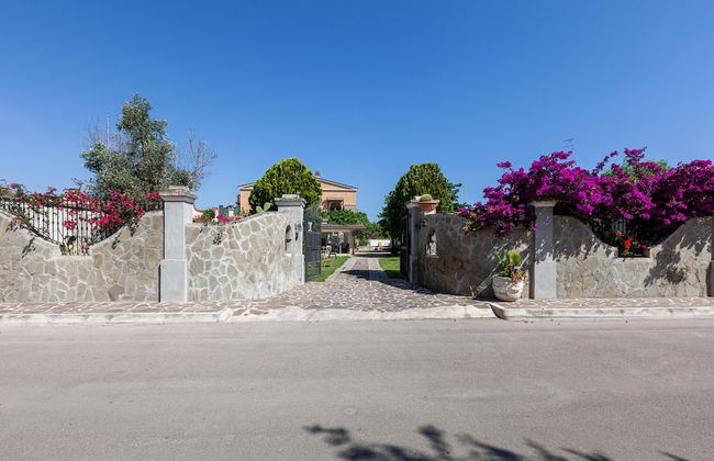 Villa Erika with private pool and garden - Foto 36