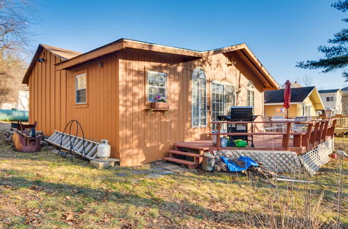 Photo 3 - Glen Cottage w/ Deck & River View: 3 Mi to Skiing