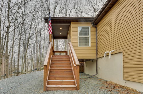 Photo 5 - Lackawaxen Home w/ Deck: Hike, Swim & Ski