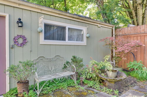 Photo 19 - Cozy Portland Studio w/ Patio + Yard