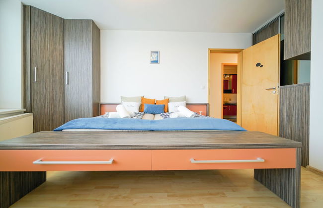 Slavic Spacious Apartment by CHORS - Photo 2