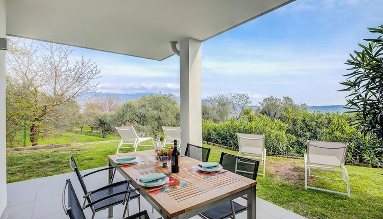 Photo 1 - Casa Oleandri Shared Pool And Lake View