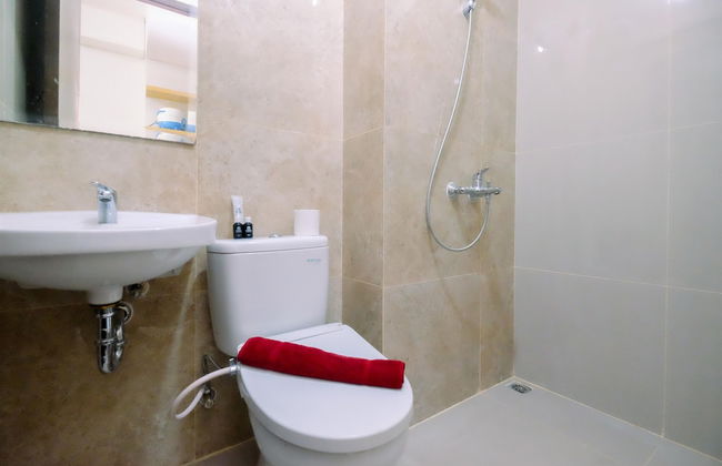 Well Designed Studio Room Transpark Cibubur Apartment - Foto 11