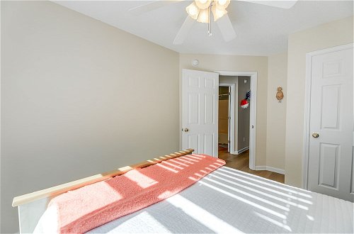 Photo 13 - Well-equipped Emerald Isle Townhome: Pets Welcome
