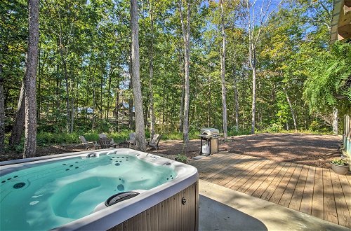 Photo 14 - Stunning Cabin Getaway w/ Private Hot Tub