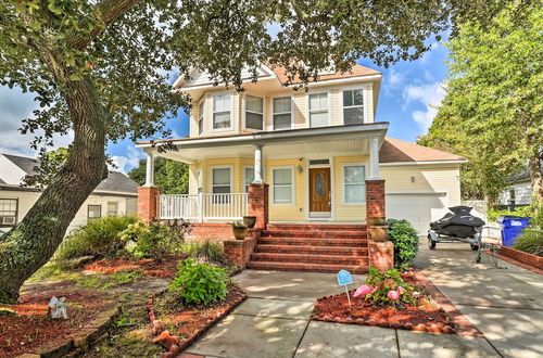 Foto 1 - Stately Norfolk Home w/ Fenced Yard: Walk to Beach