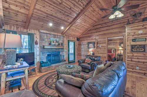 Photo 4 - Rustic Cabin w/ Hot Tub: 2 Mi to Unicoi State Park