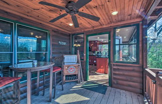 Photo 2 - Rustic Cabin w/ Hot Tub: 2 Mi to Unicoi State Park