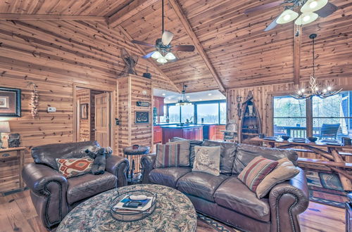 Photo 26 - Rustic Cabin w/ Hot Tub: 2 Mi to Unicoi State Park