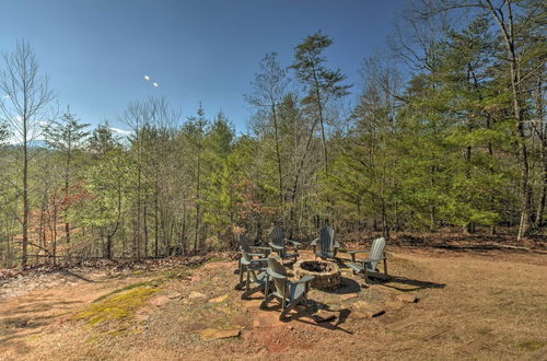 Foto 34 - Rustic Cabin w/ Hot Tub: 2 Mi to Unicoi State Park