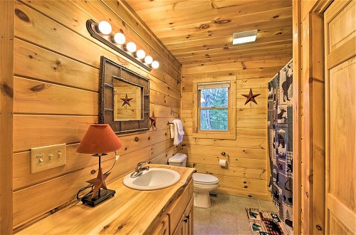 Foto 37 - 'long Pine Ridge' Cabin w/ Luxury Amenities
