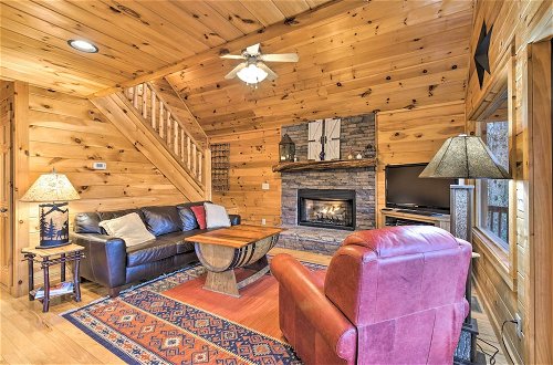 Foto 7 - 'long Pine Ridge' Cabin w/ Luxury Amenities