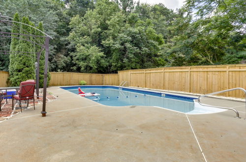 Foto 15 - Canton Oasis: Private Deck & Relaxing Pool Area