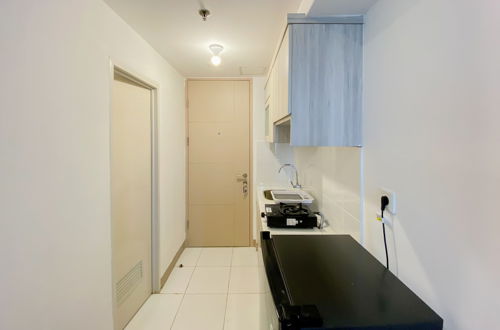 Photo 7 - Fully Furnished And Modern Studio At Tokyo Riverside Apartment Pik 2