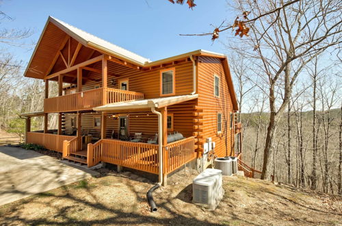 Foto 24 - Pet-friendly Ranger Cabin w/ Deck & Hot Tub