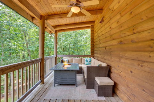 Foto 4 - Family Getaway: Georgia Cabin w/ Outdoor Hot Tub