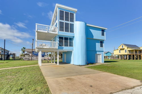 Photo 8 - Family-friendly Galveston Home: Walk to Beach