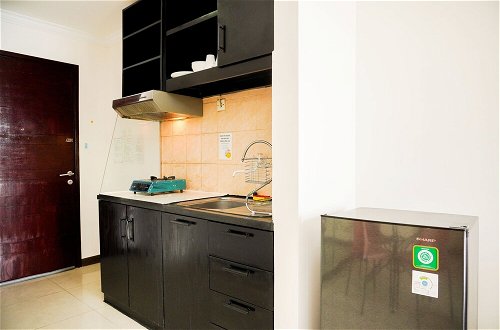 Photo 9 - Homey And Comfort Stay 2Br Mangga Dua Apartment