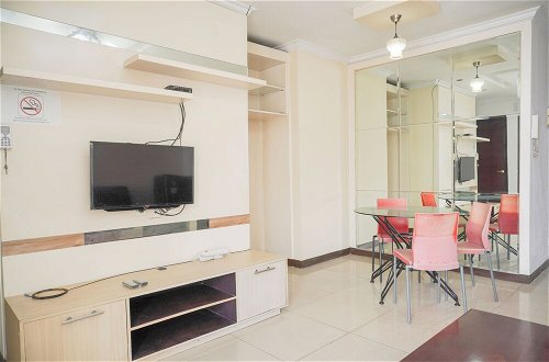 Photo 14 - Homey And Comfort Stay 2Br Mangga Dua Apartment