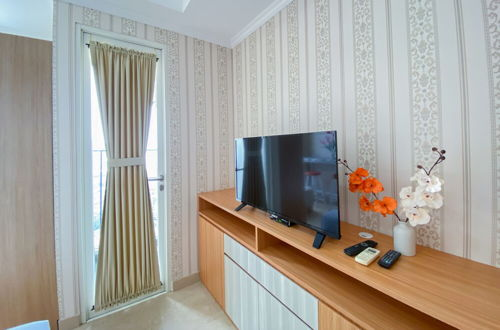 Photo 22 - Comfy And Modern Look Studio Menteng Park Apartment