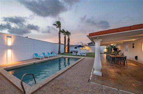 Foto 6 - NEW 5BR Villa w Pool Patio Great Location