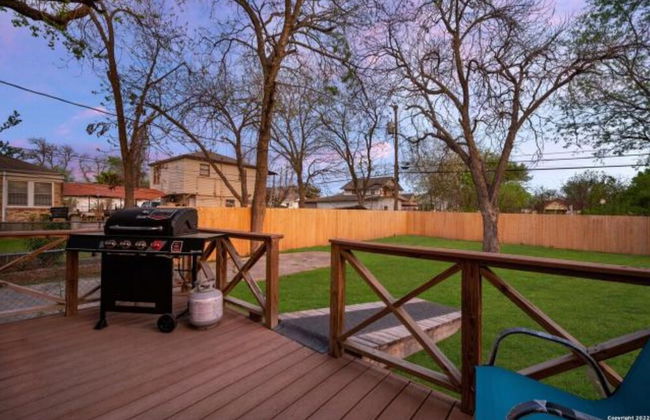 Experience Serenity in a 4br/3ba Downtown Home - Foto 24