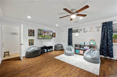 Photo 20 - Experience Serenity in a 4br/3ba Downtown Home