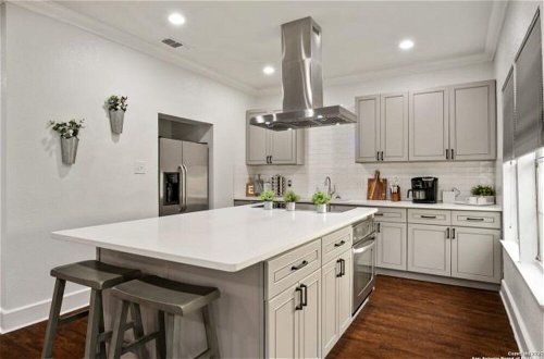 Foto 7 - Experience Serenity in a 4br/3ba Downtown Home
