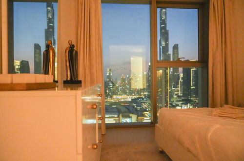 Photo 11 - Yogi - Modern 2BR Apartment with Stunning Dubai Fountain