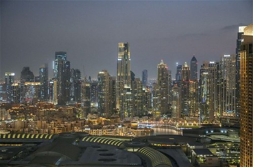 Photo 33 - Yogi - Modern 2BR Apartment with Stunning Dubai Fountain
