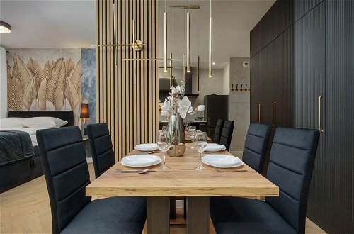Foto 23 - Black and Beige Apartment by Renters