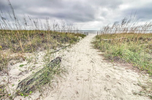 Photo 10 - Hilton Head Island Condo: Steps to Beach