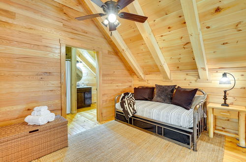 Photo 8 - Rustic Laurelville Cabin w/ Private Hot Tub