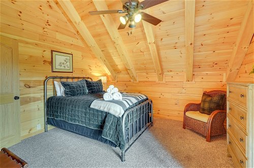 Foto 4 - Rustic Laurelville Cabin w/ Private Hot Tub