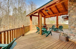 Foto 3 - Rustic Laurelville Cabin w/ Private Hot Tub