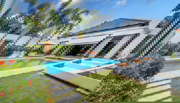Foto 1 - Serene 4br Seminyak Villa with Tropical