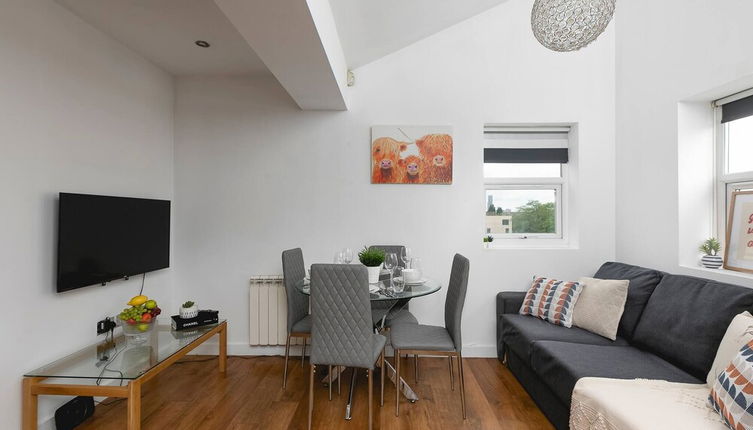 Photo 1 - Skyvillion - Central Ldn: 3bed Flat Ladbroke Grove