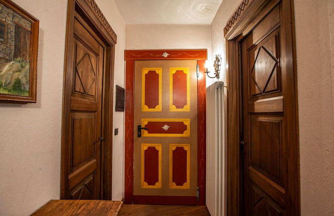 JOIVY Charming Flat W/Mountain View - Photo 21