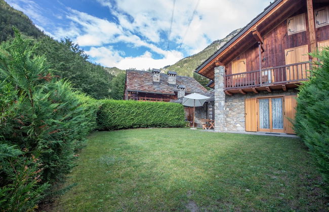 JOIVY Charming Flat W/Mountain View - Photo 23
