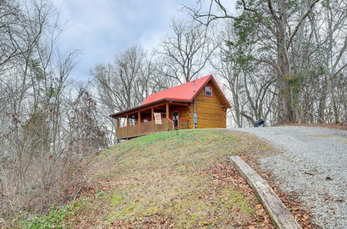 Photo 15 - Sevierville Log Cabin w/ Hot Tub Near Dollywood