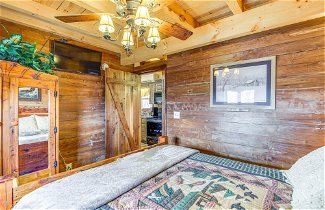 Foto 2 - Sevierville Log Cabin w/ Hot Tub Near Dollywood