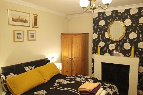 Foto 1 - Beautiful 4-bed Apartment in Wolverhampton