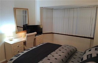 Photo 2 - Beautiful 4-bed Apartment in Wolverhampton