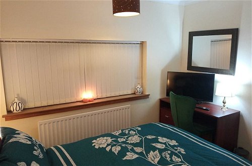 Foto 7 - Beautiful 4-bed Apartment in Wolverhampton