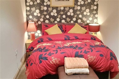 Foto 3 - Beautiful 4-bed Apartment in Wolverhampton